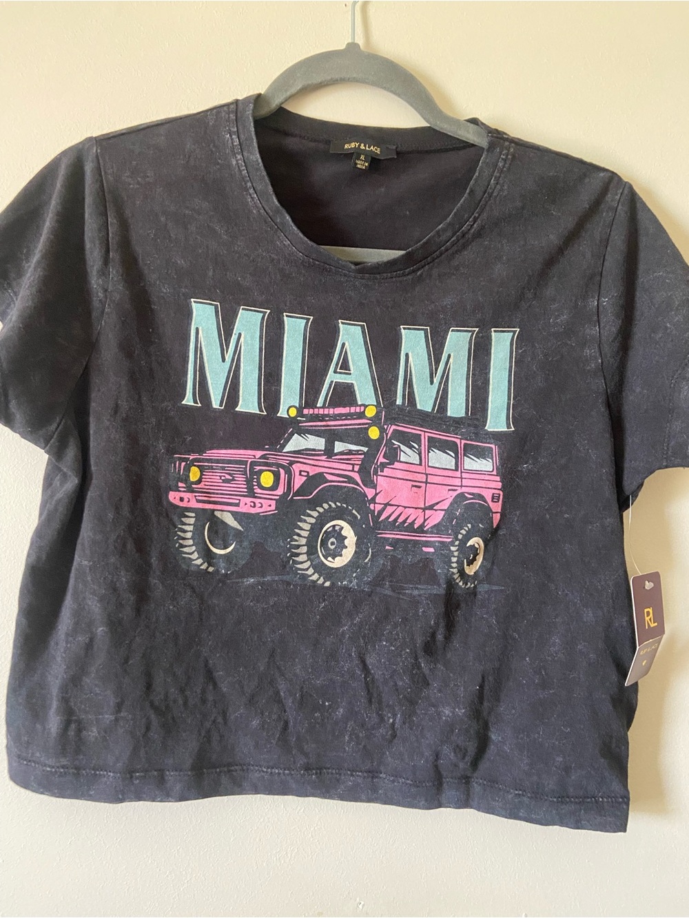 MIAMI Graphic Crop Tee with Pink Jeep NEW juniors size XL
